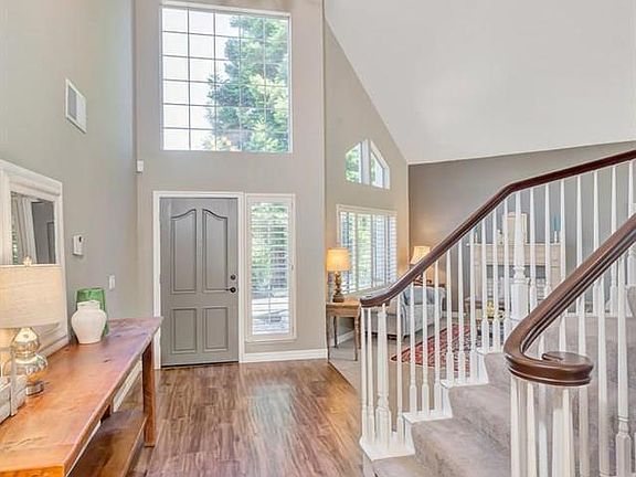 3rd image of 104 Parkhaven Dr