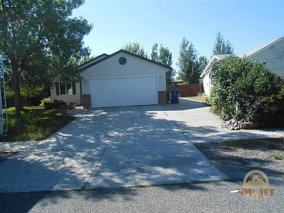 2nd image of 912 Golden West Dr