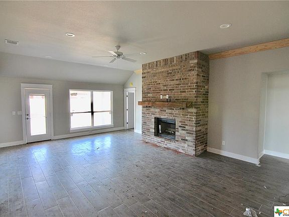 2nd image of 3114 Crystal Ann Dr