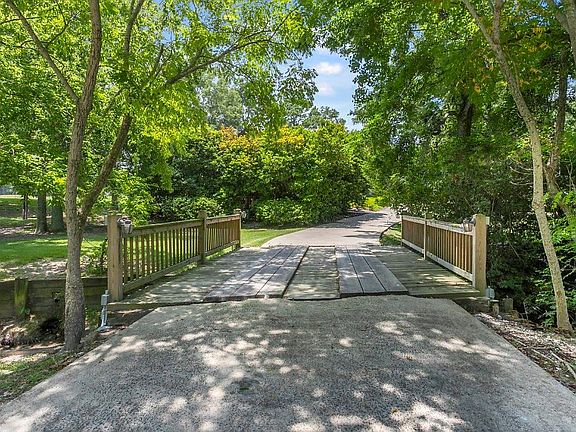 4th image of 4446 Prien Terre Dr