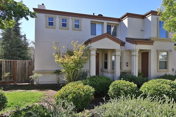 2nd image of 908 Monarch Cir