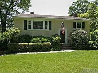 12 Hickory Rd, Bayville, NY 11709