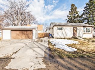 1022 19th St S, Fargo, ND 58103