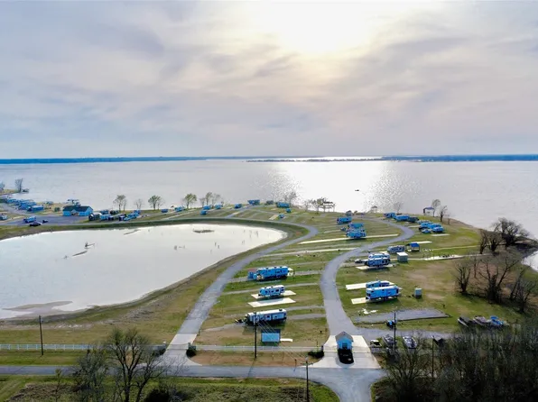6084 Peninsula Rd, Kerens, TX 75144