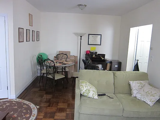 Rented by Realty 2000 Corp | media 4