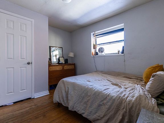 4th image of 2417 W 32nd Ave Unit 4