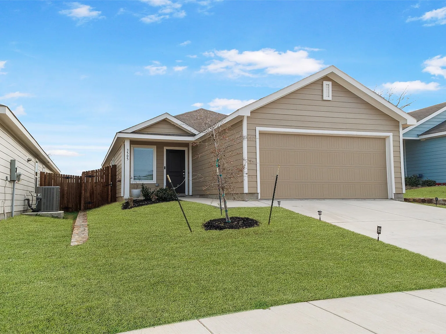 3 bed, 2.0 bath, 1266 sqft, $2,670 — Photo 1