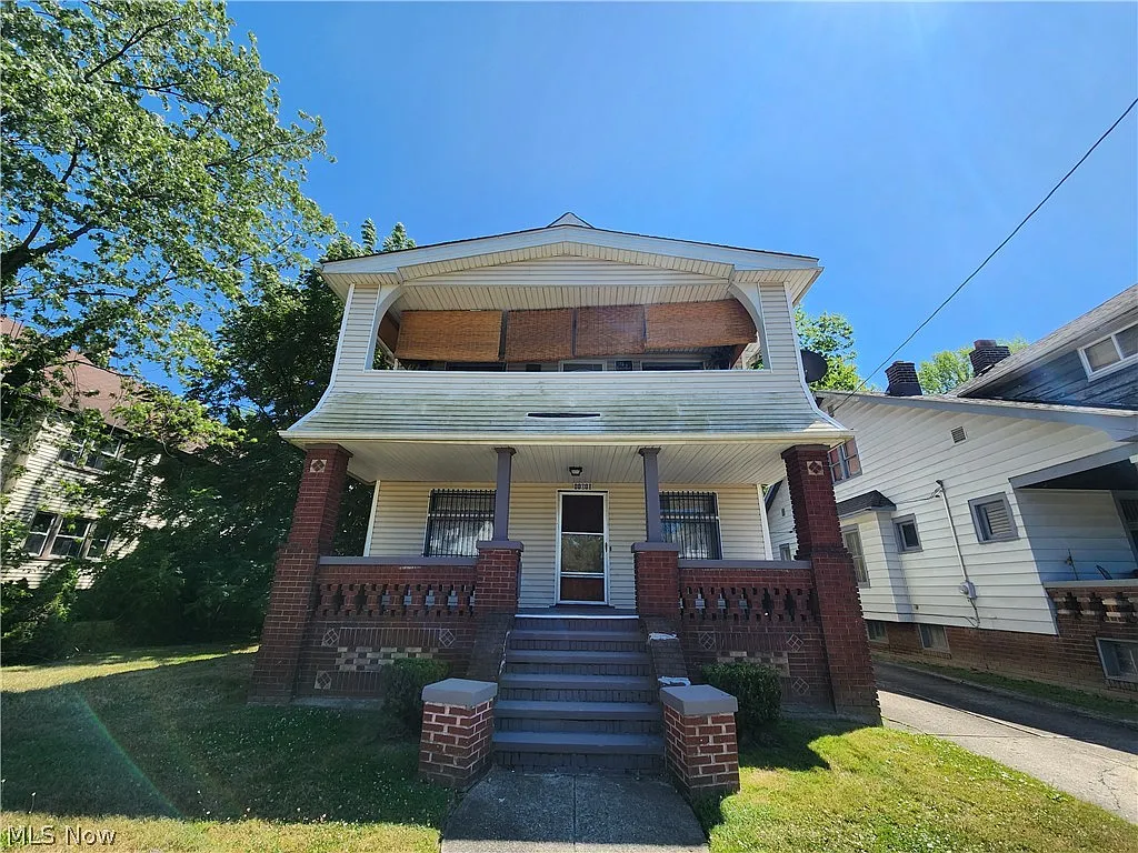 11010 Nelson Ave photo 1