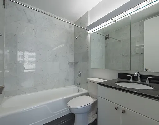 Rented by Solow Realty | media 8