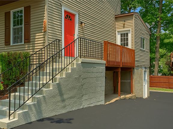 3rd image of 206 Opal Dr
