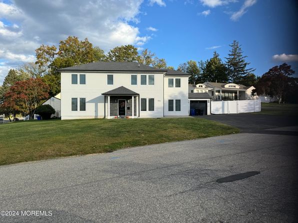 975 Van Court Ave