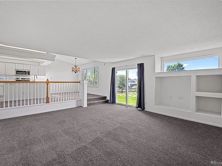 5160 Ashbrook Cir — Photo 4