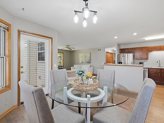 3rd image of 361 Concord Dr Unit 6