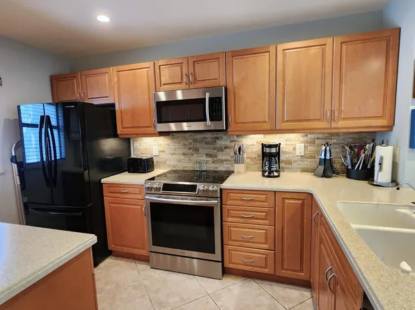 5155 N Highway A1a #211, Hutchinson Island, FL 34949