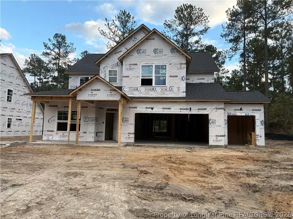 214 Forest Valley Dr, Spring Lake, NC 28390