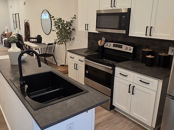 2nd image of 532 N Belnord Ave