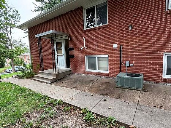 2nd image of 4626 Stockwell St