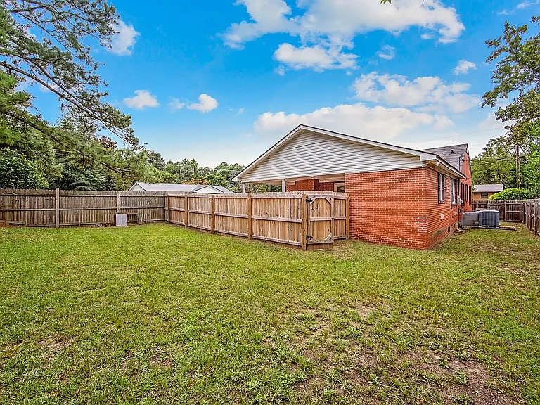 1203 Turnpike Rd — Photo 9