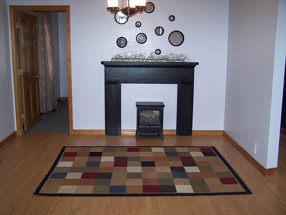4th image of 389 Cook St