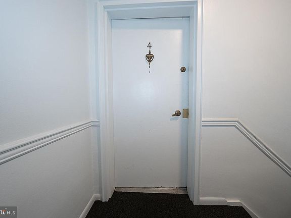 4th image of 1 Radnor Dr APT B4