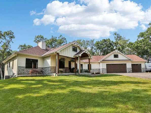 1068 West Valley View ROAD, Burlington, WI 53105