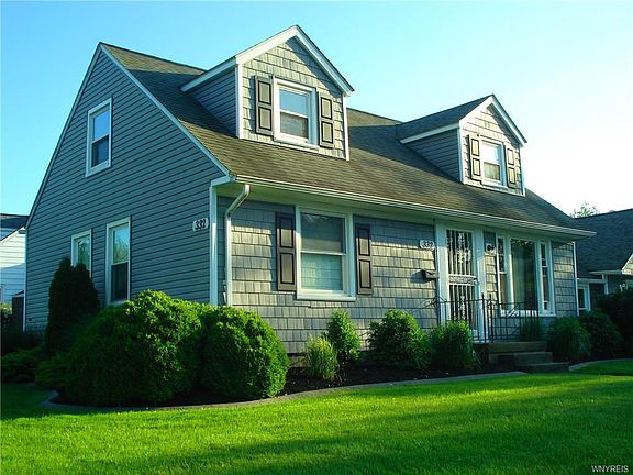 3rd image of 332 Blackstone Blvd