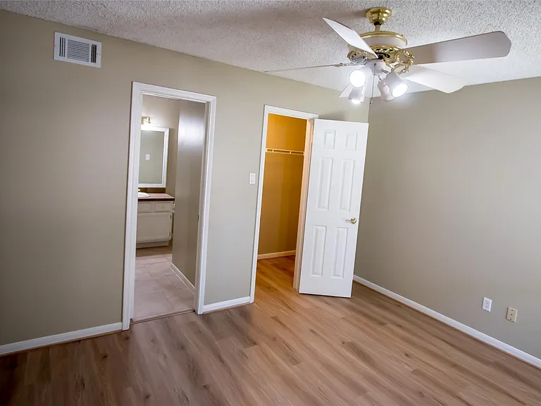 202 Lakeview Ter #H — Photo 24