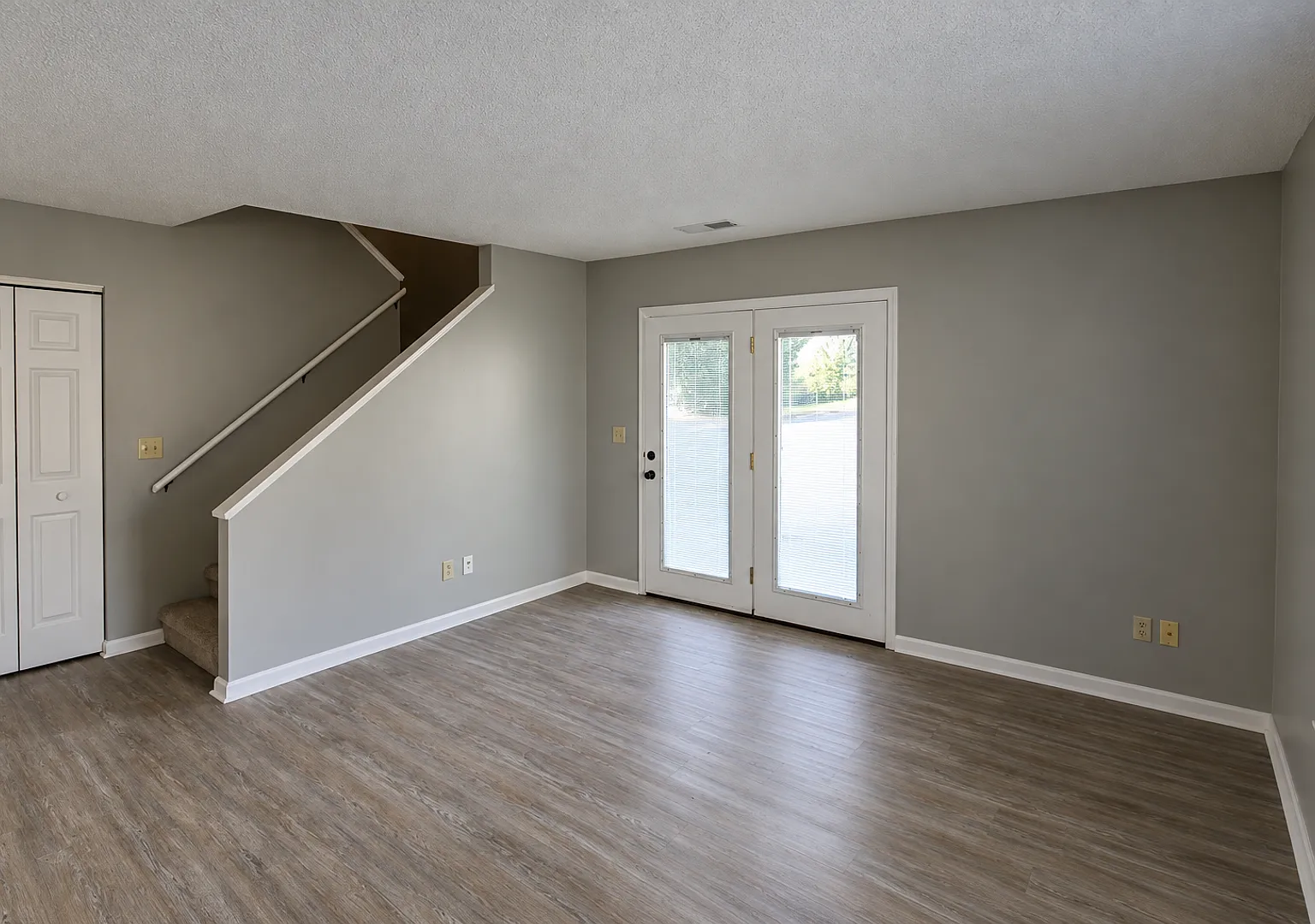 2-Bedroom, 2-Story Rental Near Downtown Cookeville & TTU — Photo 2