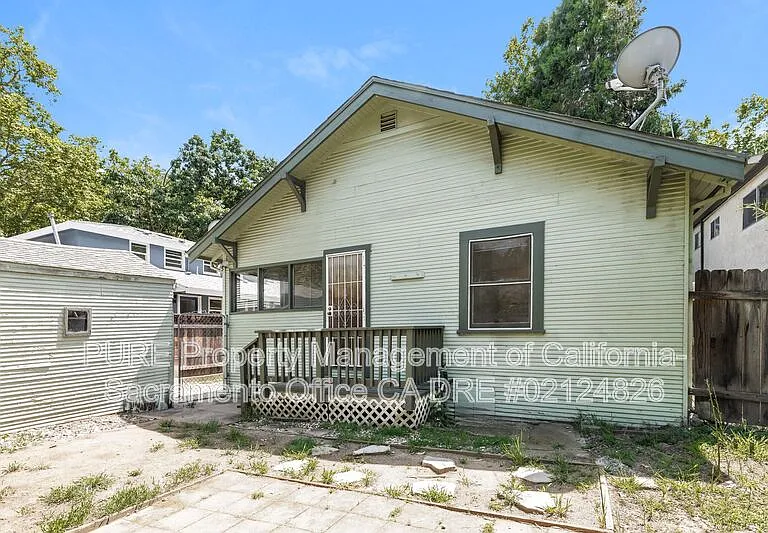 2625 D St — Photo 15