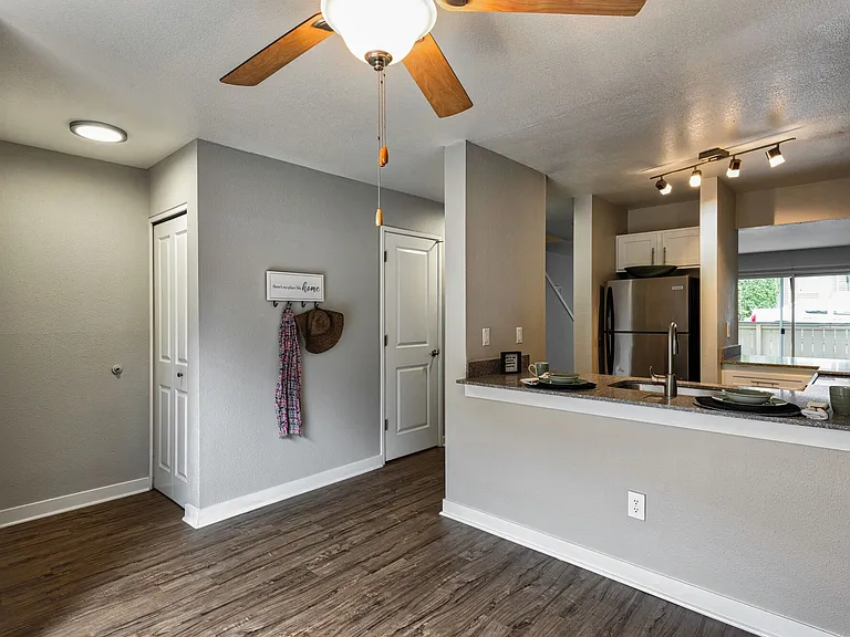 Sterling Pointe — Photo 20
