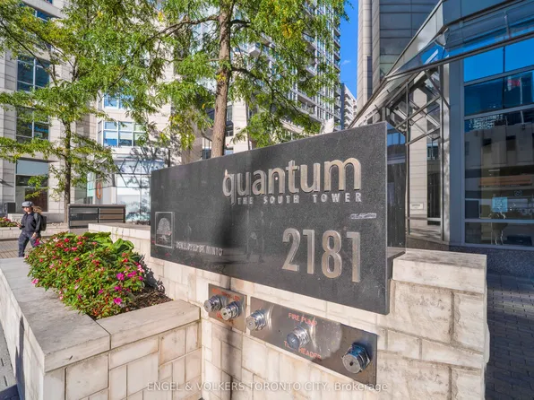 2181 Yonge St #3402, Toronto, ON M4S 3H7