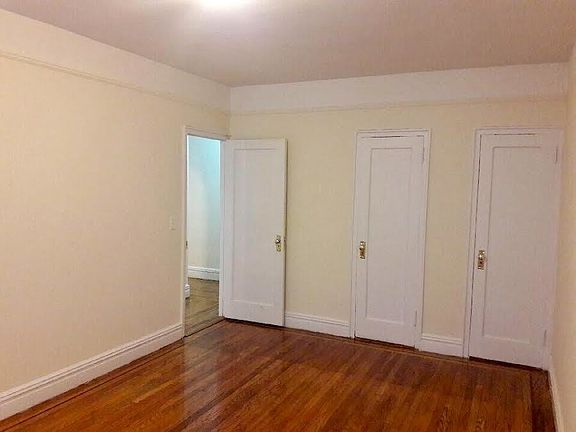 3rd image of 25 Cooper St APT 4A