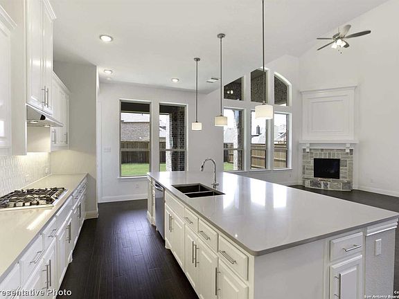 4th image of 122 Kingston Court