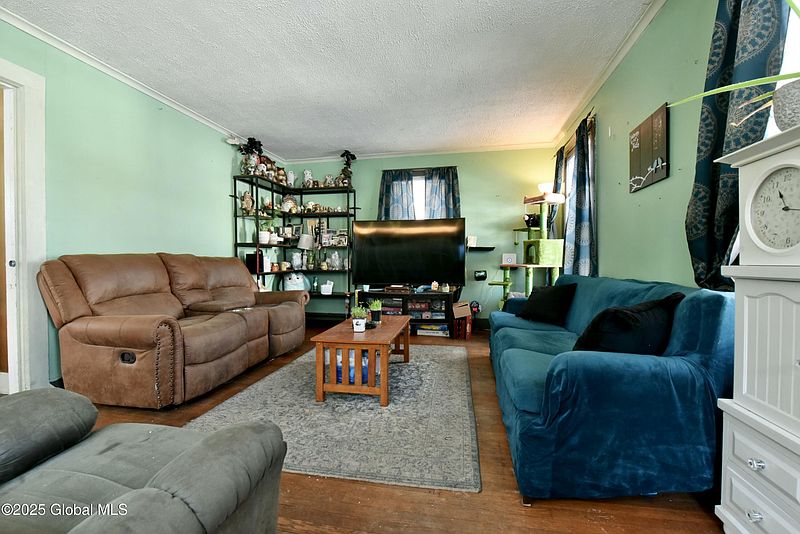 5th image of 35 William Street