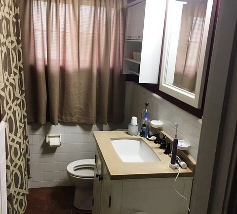 3rd image of 504 W Woodward Ave