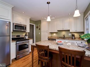 1805 Courtland Rd, Alexandria, VA 22306