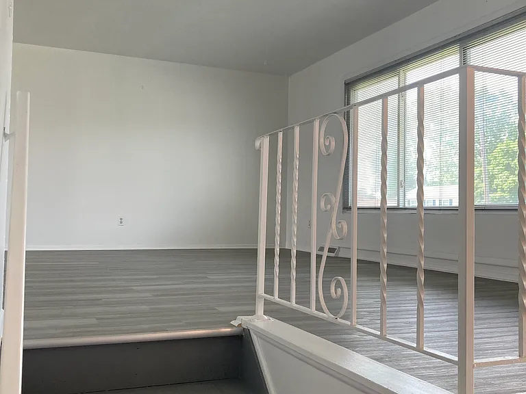 7255 Somerville Dr — Photo 3