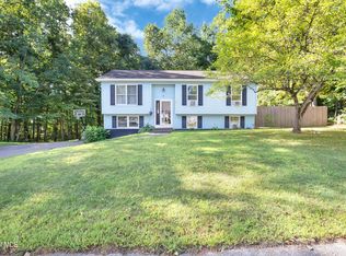 7 Mockingbird Ln, Queensbury, NY 12804