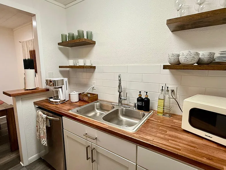 1802 E University Ave #A — Photo 7