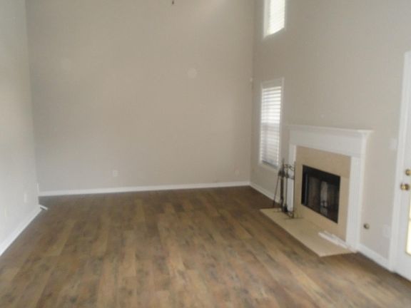 3rd image of 5109 Winding Glen Dr