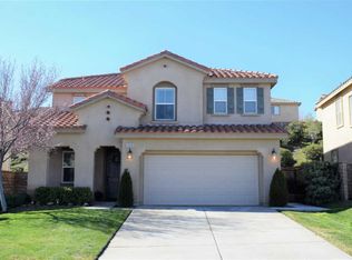 2038 Pearmain Dr, Palmdale, CA 93551