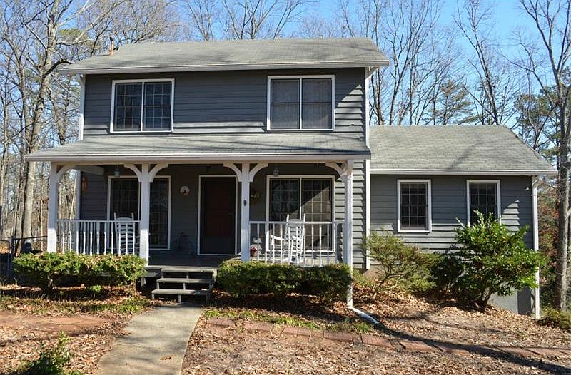 1st image of 250 Lancaster Cir