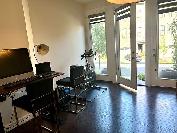 5th image of 23023 Sullivans Cove Sq