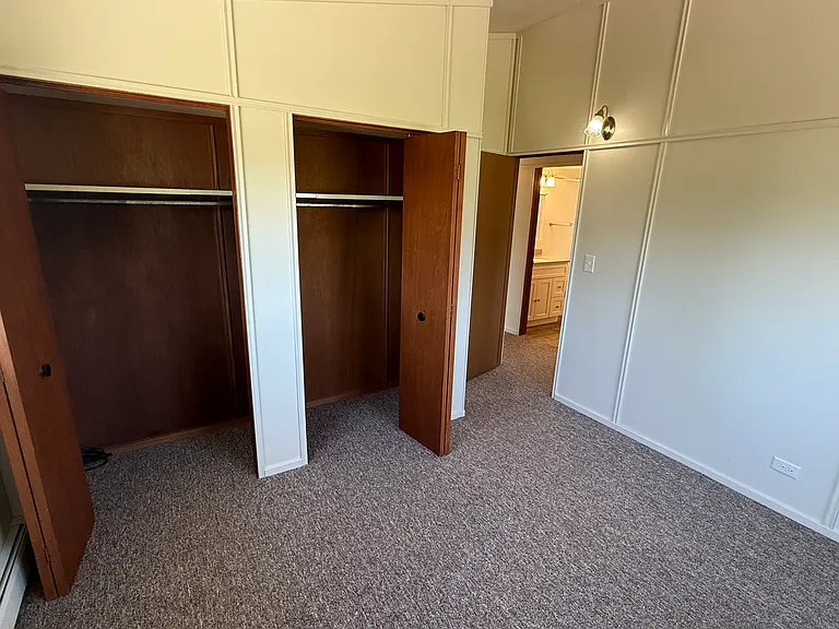 1205 La Crescent St #4 — Photo 8