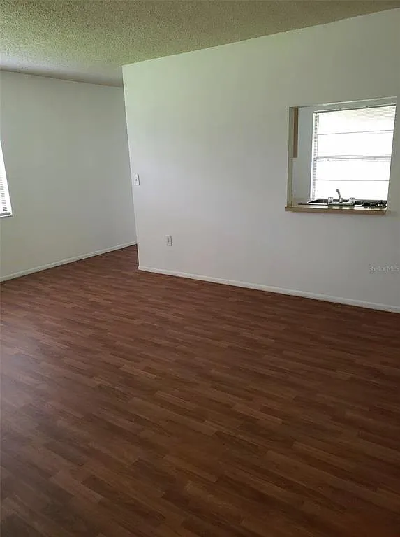 1 bed, 1.0 bath, 758 sqft, $1,299 — Photo 4