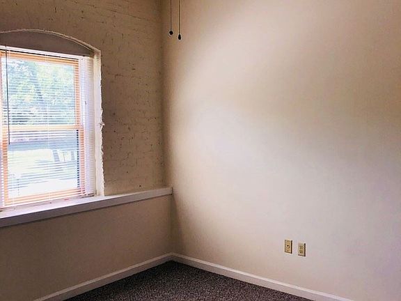5th image of 401 Highland Ave APT 203