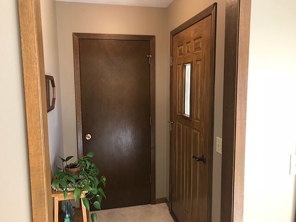 4th image of 457 W Court St