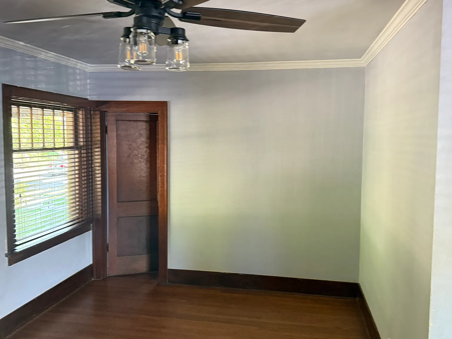 5 bed, 2448 sqft, $4,250 — Photo 2