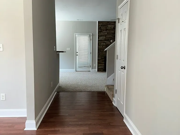 428 Satterfield Dr — Photo 4