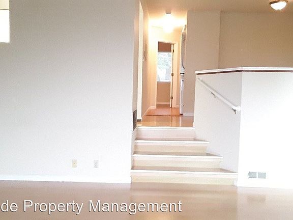5th image of 445 Burnett Ave APT 302